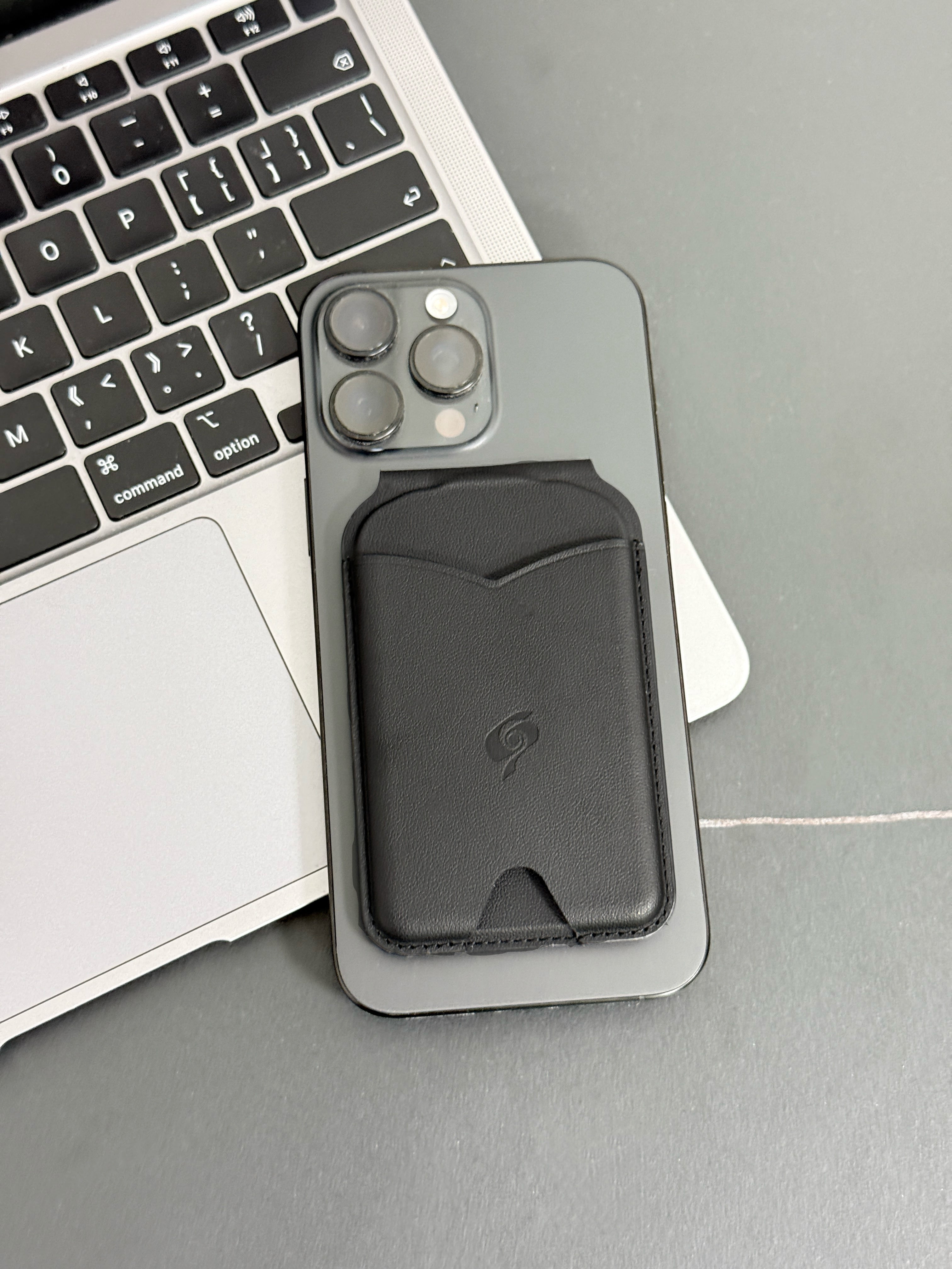 MONTARO- Bi-Fold Magsafe Card Wallet Stand with Mirror