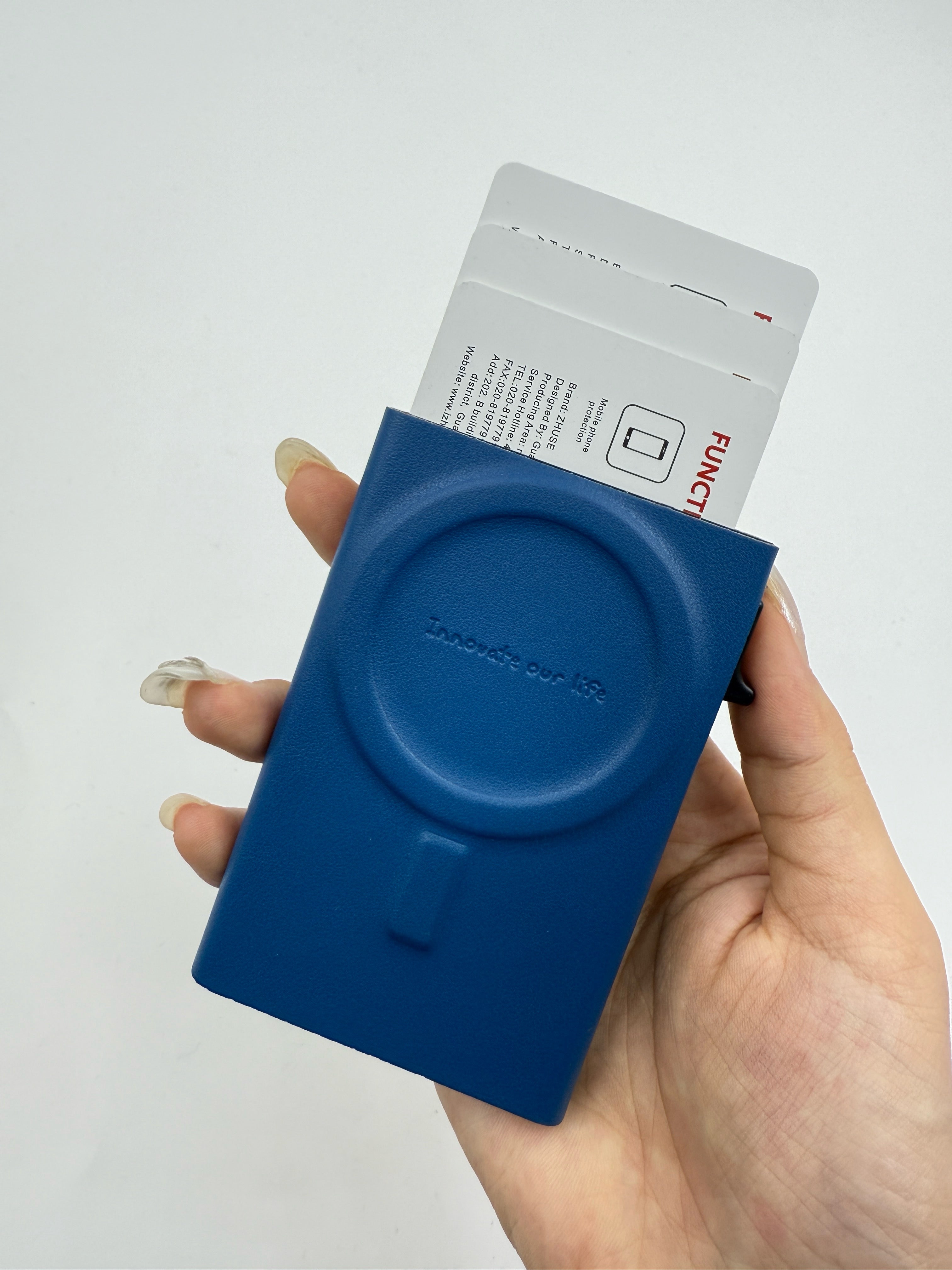 NOVARO RFID Magsafe Leather Card Wallet with Stand